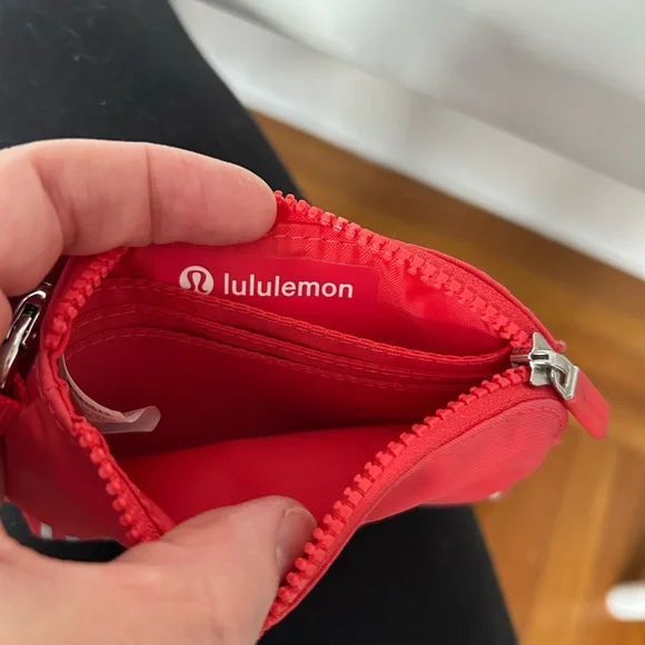 Lululemon Clippable Card Pouch - Picture 5 of 5